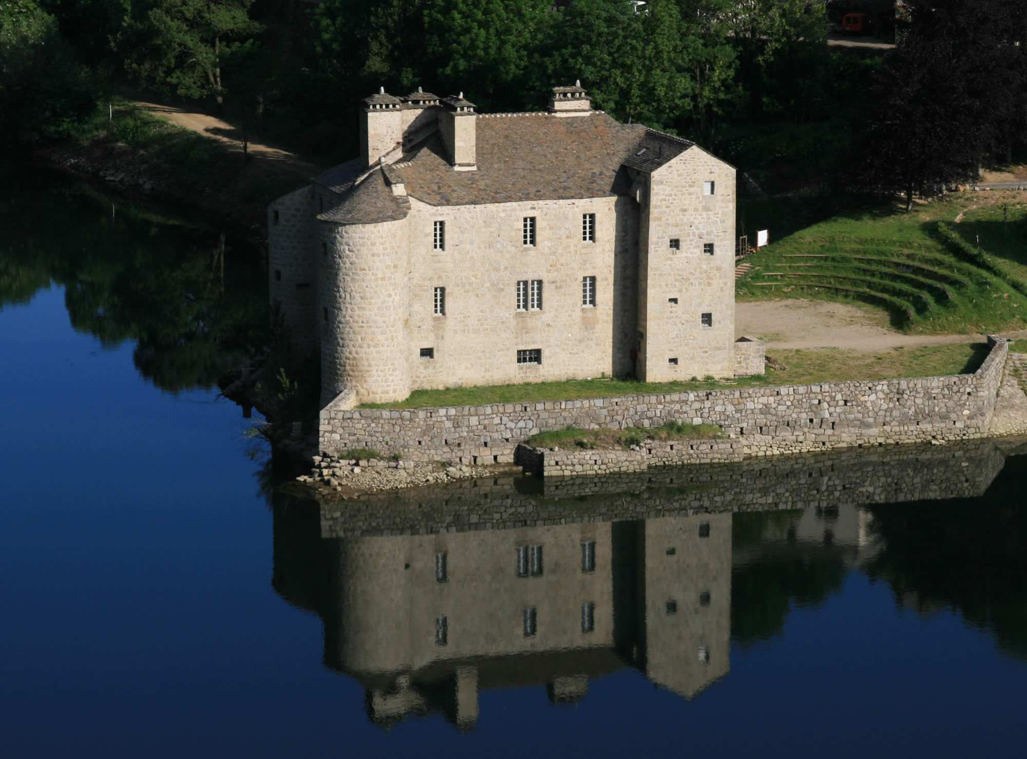 CHATEAU DE Cevennes POURCHARESSES